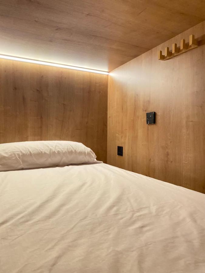 The Pod Suite Hostel Blasco 瓦伦西亚 外观 照片