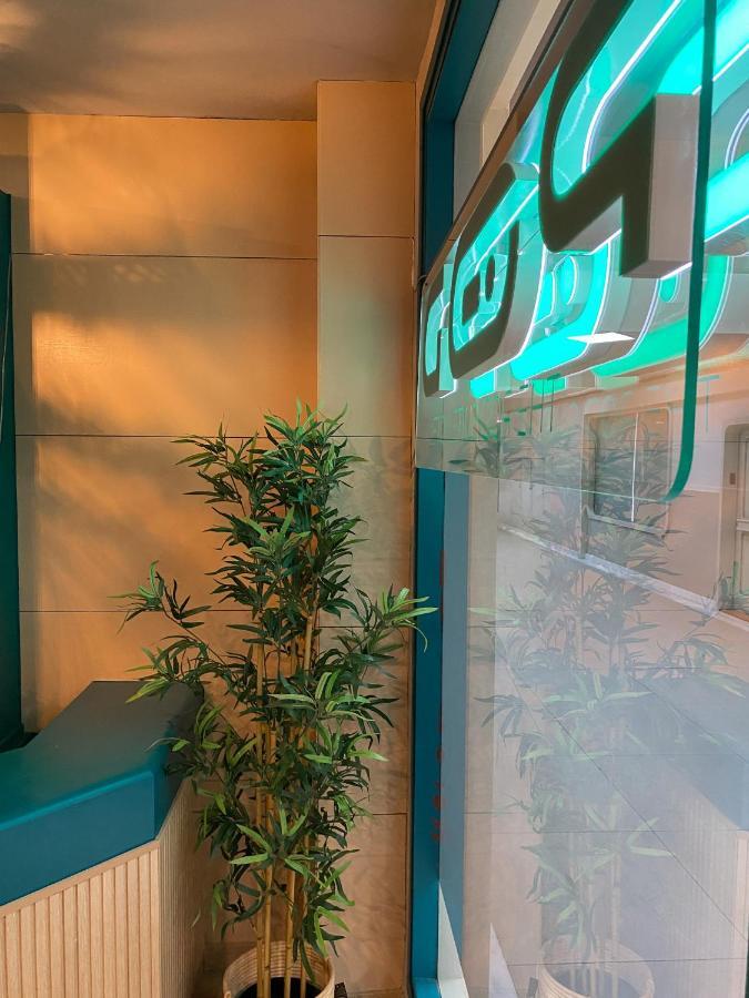 The Pod Suite Hostel Blasco 瓦伦西亚 外观 照片