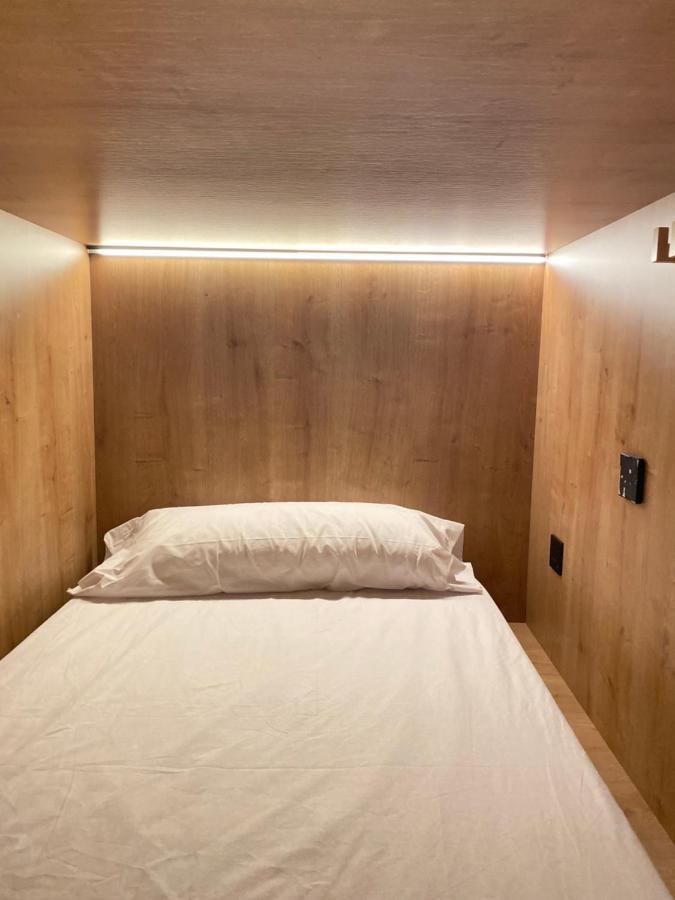 The Pod Suite Hostel Blasco 瓦伦西亚 外观 照片