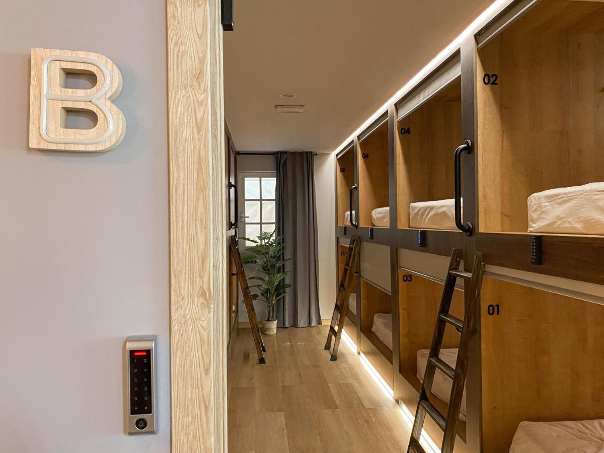 The Pod Suite Hostel Blasco 瓦伦西亚 外观 照片