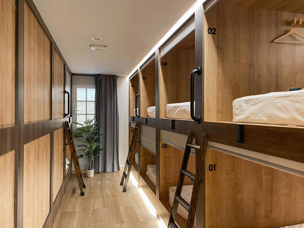 The Pod Suite Hostel Blasco 瓦伦西亚 外观 照片