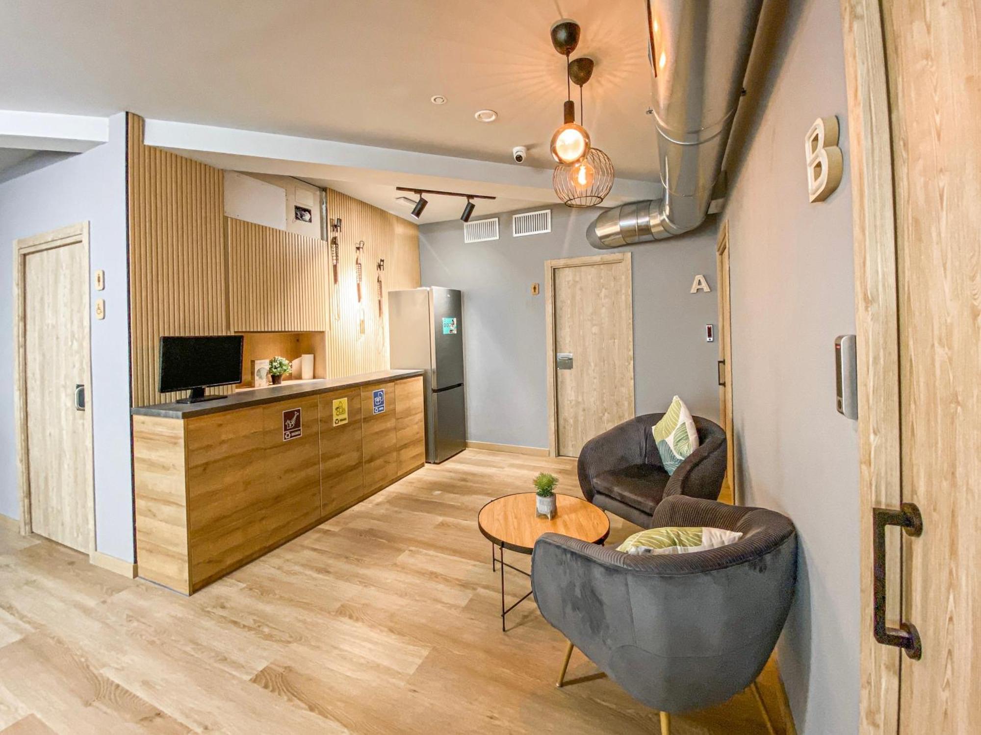 The Pod Suite Hostel Blasco 瓦伦西亚 外观 照片