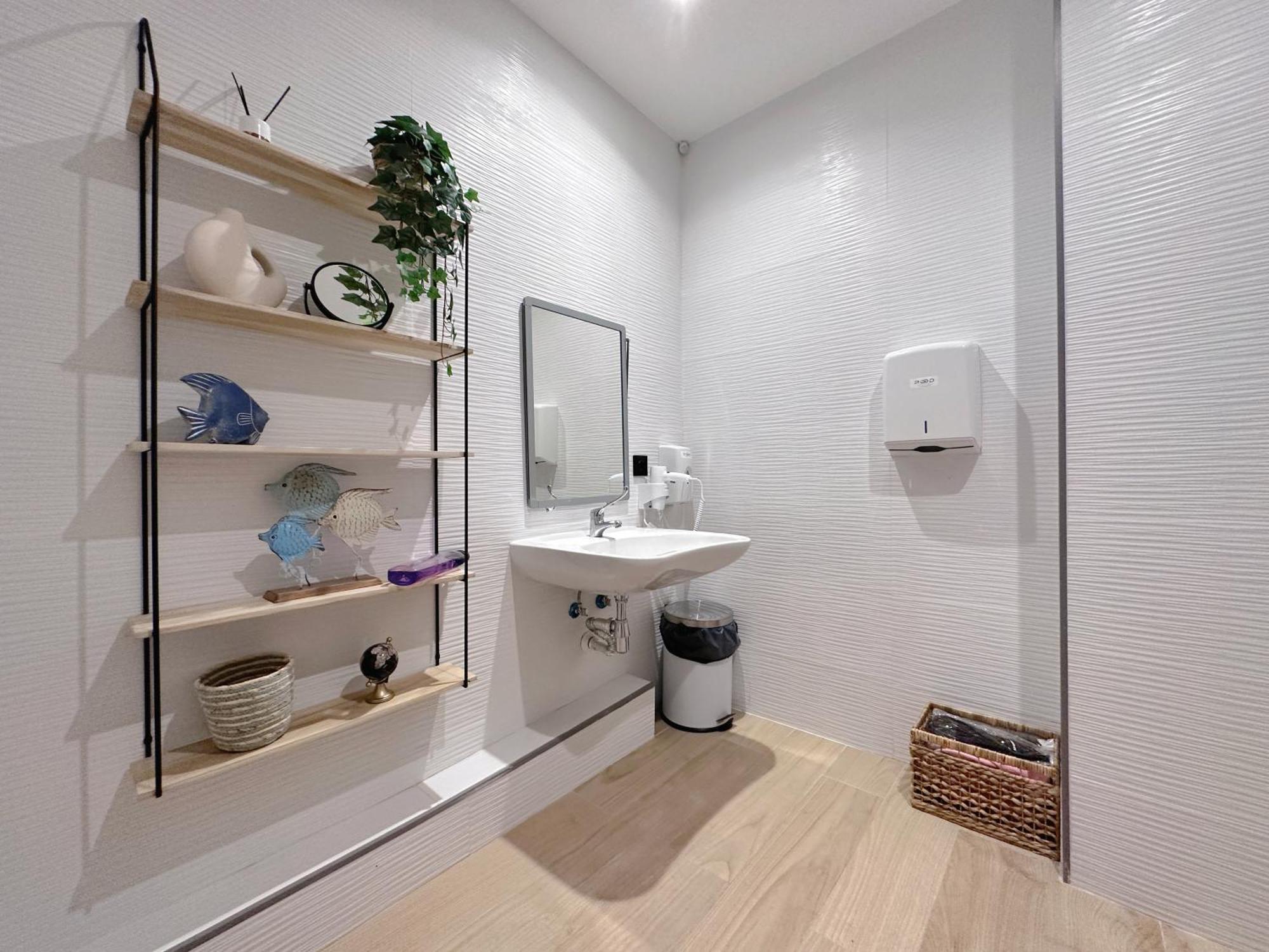 The Pod Suite Hostel Blasco 瓦伦西亚 外观 照片