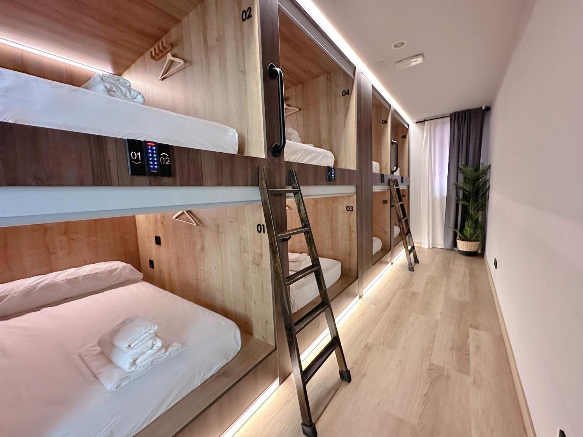 The Pod Suite Hostel Blasco 瓦伦西亚 外观 照片