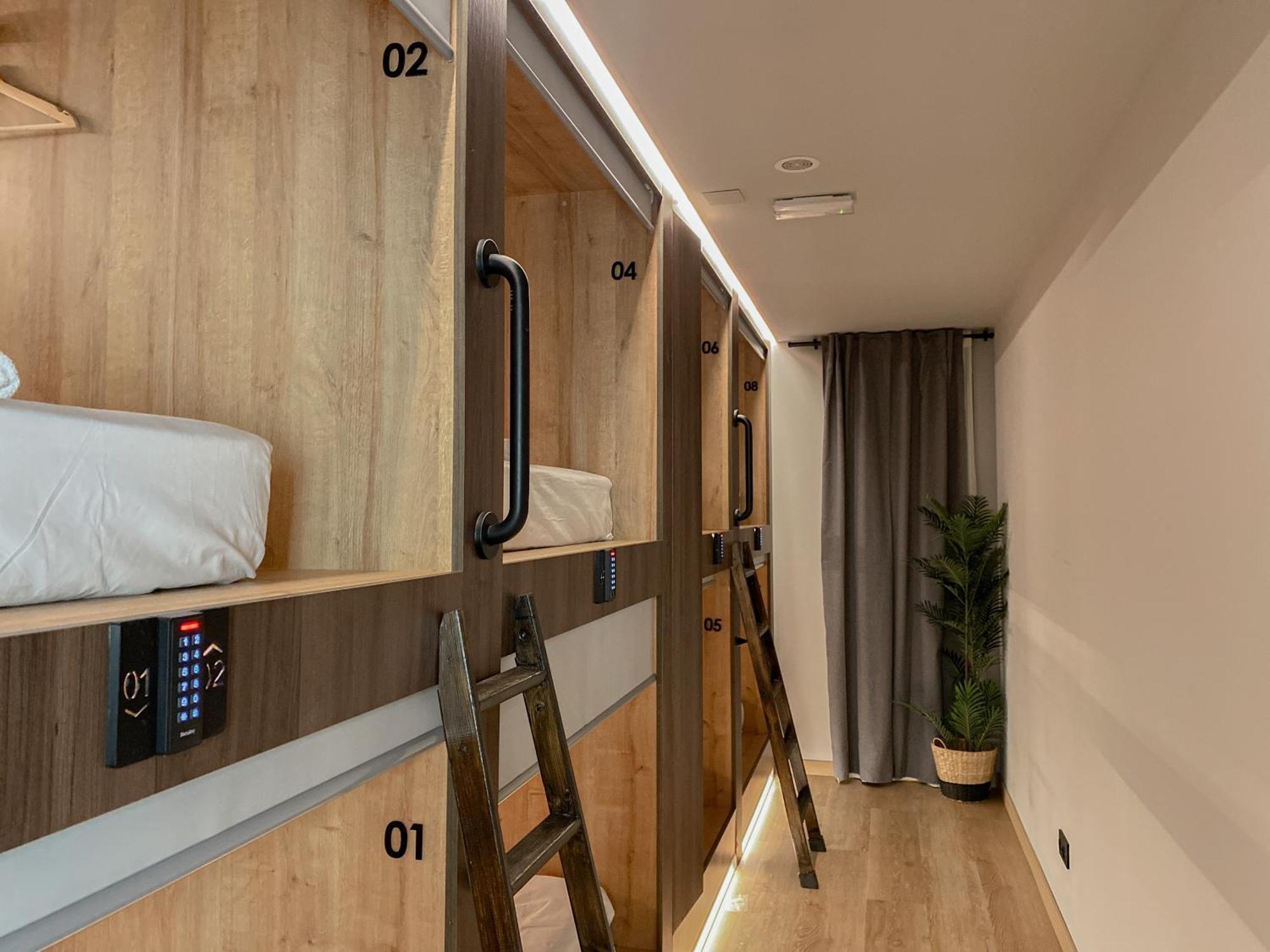 The Pod Suite Hostel Blasco 瓦伦西亚 外观 照片